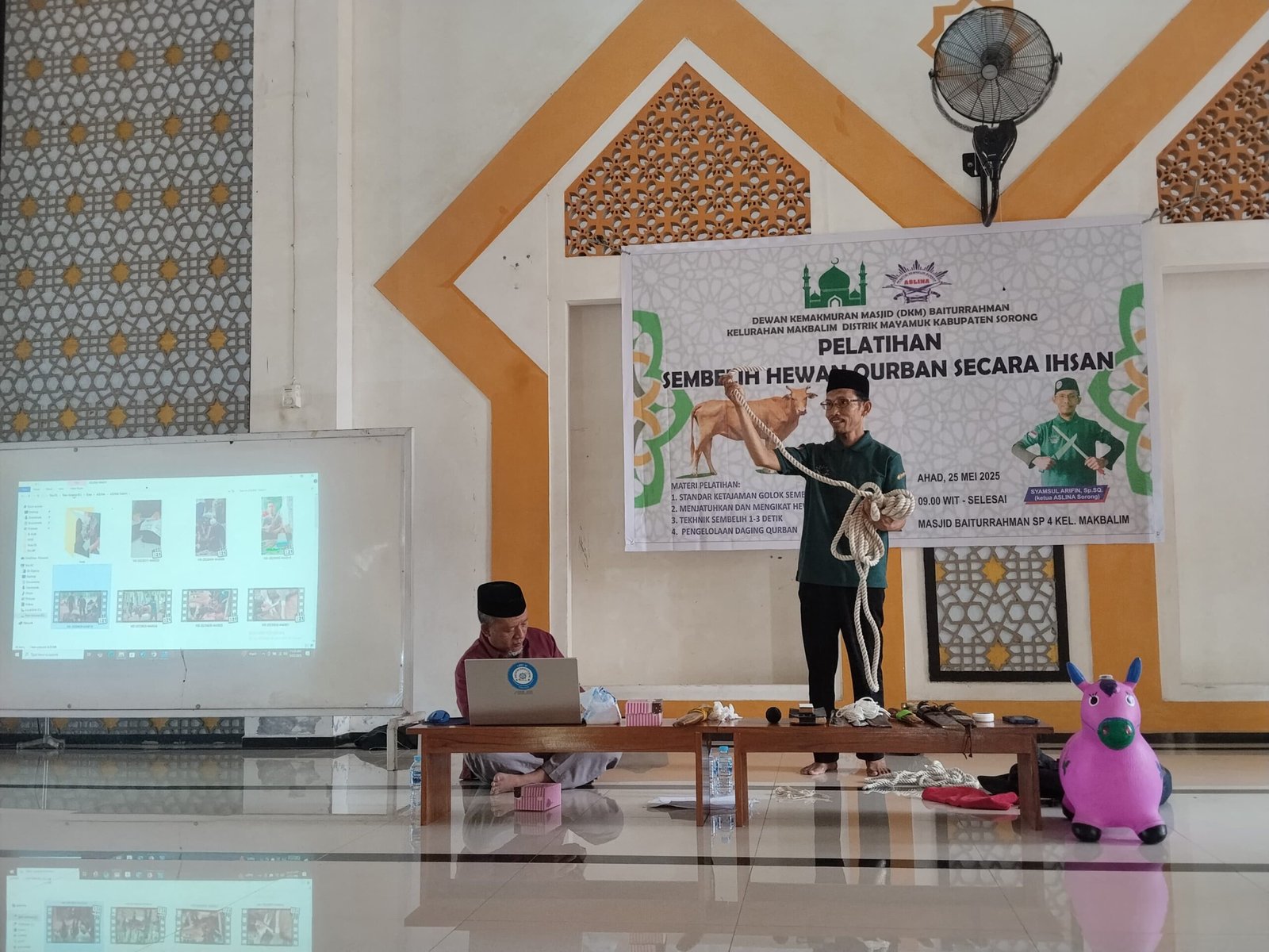 DKM Baiturrahman Makbalim Gelar Pelatihan Sembelih Hewan Qurban Secara Ihsan