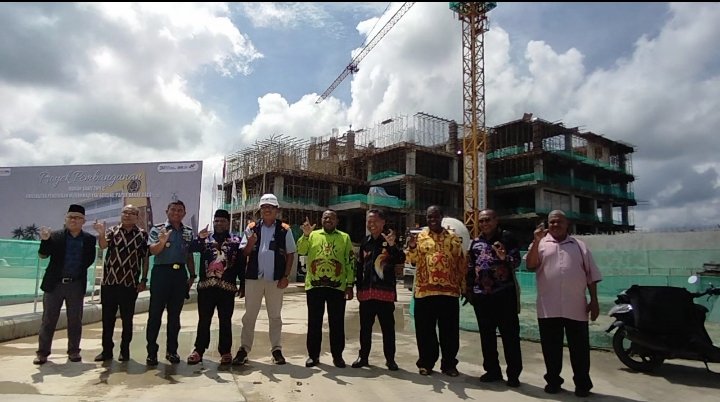 Wakil Gubernur Papua Barat Daya Tinjau Proyek Pembangunan RS PKU Muhammadiyah Unimuda Sorong