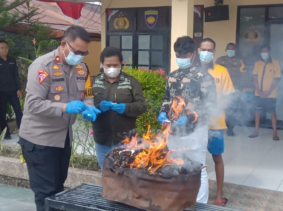 Kapolres bersama kejaksaan Musnahkan Barang Bukti Narkotika di Sorong Selatan