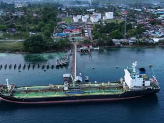 Stok Energi Papua–Maluku Aman di Tengah Badai, Pertamina Kerahkan 21 Kapal Suplai