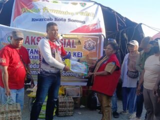 IKK Kabupaten Sorong Salurkan Bantuan Kemanusiaan untuk Korban Kebakaran Kladimak II