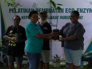 DPPLH Kota Sorong Tingkatkan Kesadaran Lingkungan Lewat Pelatihan Eco-Enzyme
